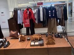 -URBAN REVIVO(上海中庚漫游城店)