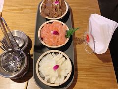 -尚尚仙·酸汤猪手·猪肚鸡火锅(华联万柳购物中心店)