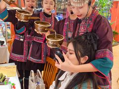 -刘姐啤酒鱼民族演艺餐厅(西街总店)