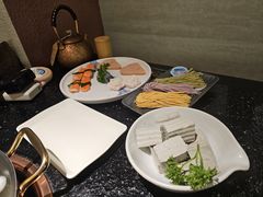 -得意咚瓜·顺德鱼生·冬瓜火锅(深圳首店)