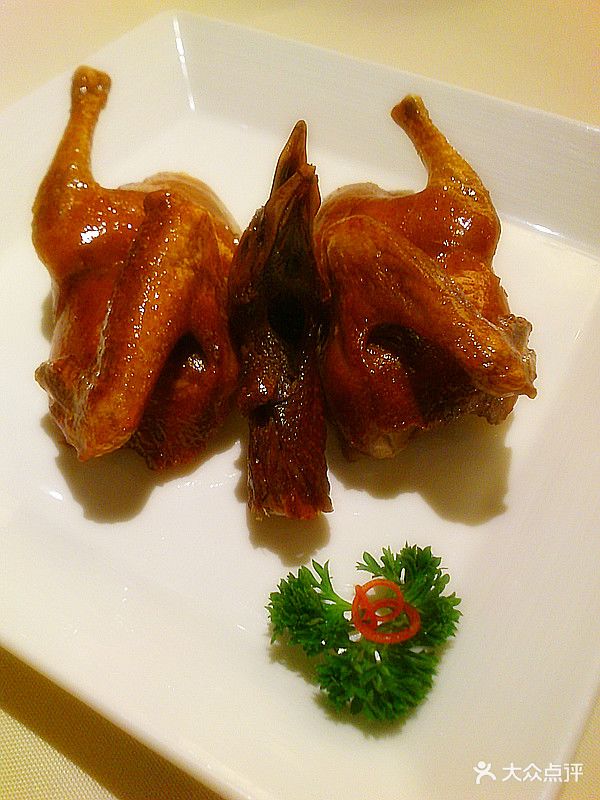 利苑酒家(宜安广场店)-玻璃烧乳鸽-菜-玻璃烧乳鸽图片-广州美食-大众