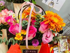 -何兮花店·气球派对鲜花店(马桥银春路万科城店)