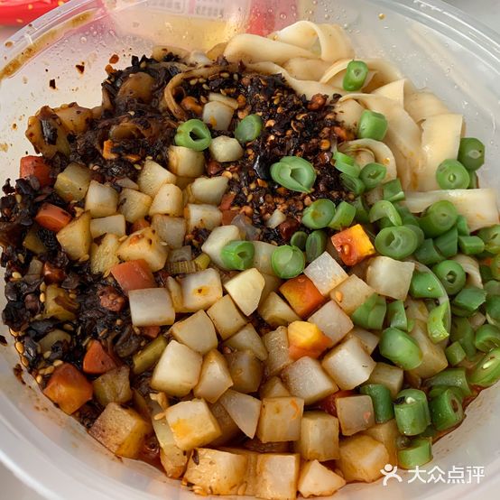 山西一绝窄巷飞刀面(高新店)