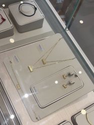 -潮宏基(万象城店)