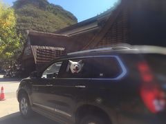 -百里峡七彩艺术小镇