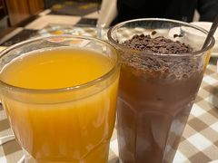 -新大咀港式茶餐厅(宝山万达店)