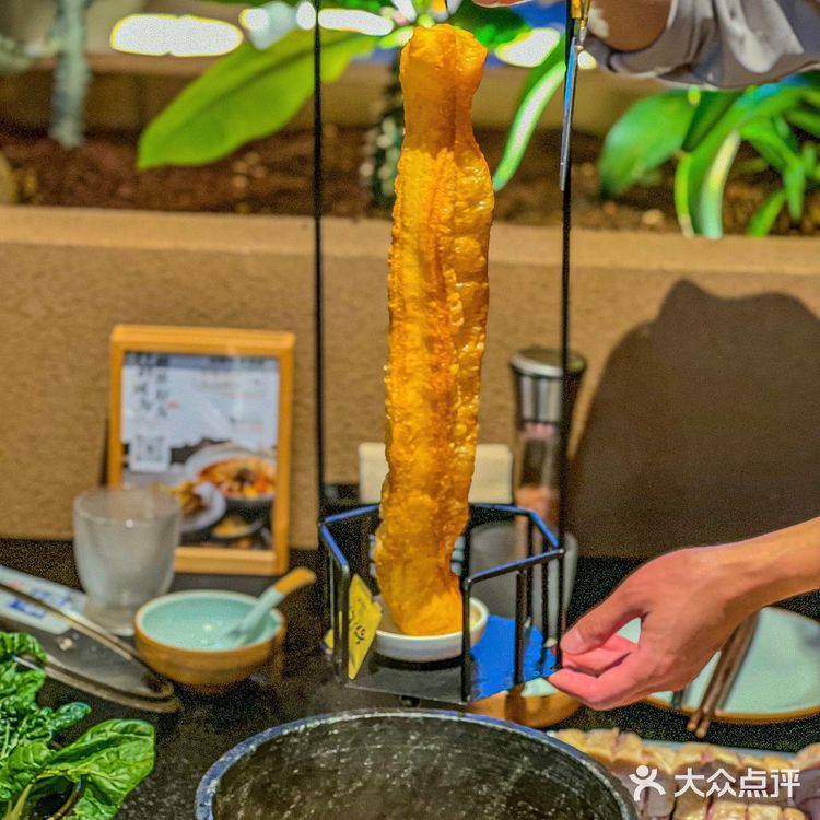 在深圳，首家野生菌石锅土鸡，一口鲜掉牙❗️