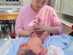 -爱贝尔高端月嫂(母婴护理)