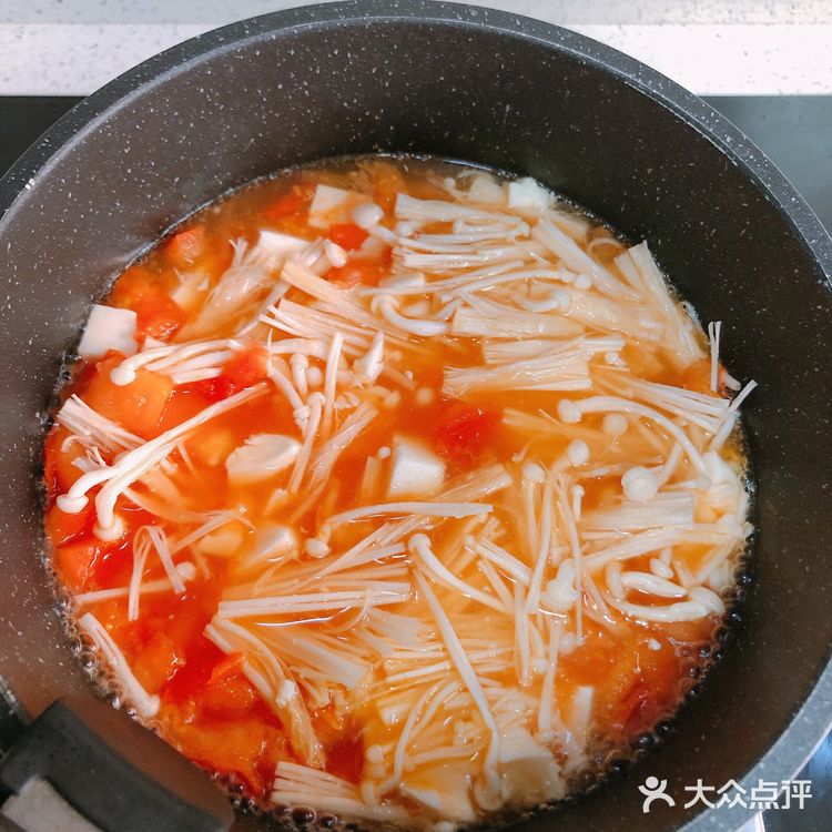 番茄金针菇豆腐汤——低脂又美味，懒人必备汤
