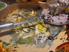 -洱火云南酸菜牛肉火锅(石景山当代商城店)