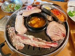 -江南猪肉商会无限续吃(弘大店)