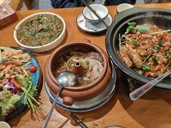 -老滇山寨•云南特色菜•地方菜•民族风情歌舞表演(金碧店)