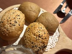 自制餐前面包-卡本妮法餐厅·北京和平宾馆