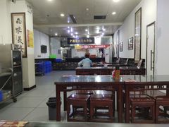 大堂-牛一嘴·兰州牛肉面·大盘鸡(财富中心店)