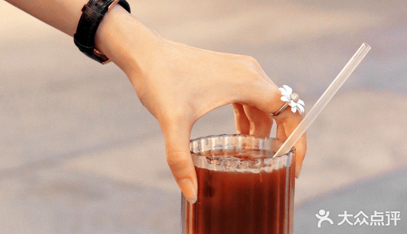 深圳探店 ｜🧡摩天轮下橘色のROOMIE x COFFEE