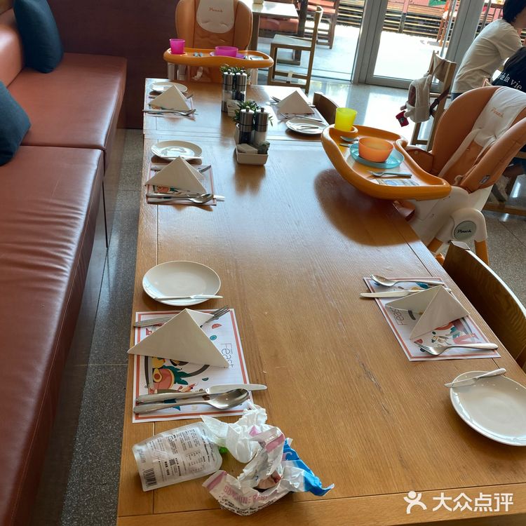 东隅酒店feast 现在没有自助啦