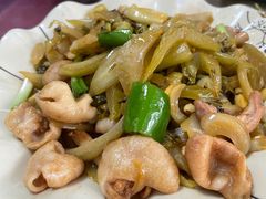 酸菜炒大肠-华园农庄·特色炭烧鸡·北江河鲜