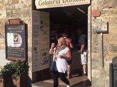 -Gelateria Dondoli