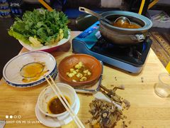 -霄汉牛三鲜湖北砂锅菜(万松园2店)