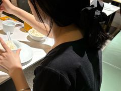 -楚山晓·湖北菜(武汉光谷K11店)