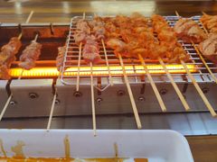 -哈尔滨小酒馆·鲜肉现穿自助烧烤(康新花园店)