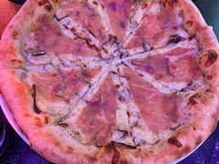 松露酱蘑菇帕尔马火腿披萨-TIAGO HOME KITCHEN(朝阳大悦城店)