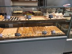 面包甜点陈列柜-清真全盛斋传统糕点(许士庙店)