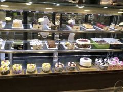 面包甜点陈列柜-红跑车(三牌楼店)