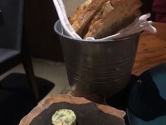 餐前包-AZUL by FUEL蓝色·法式酒馆(琶醍店)