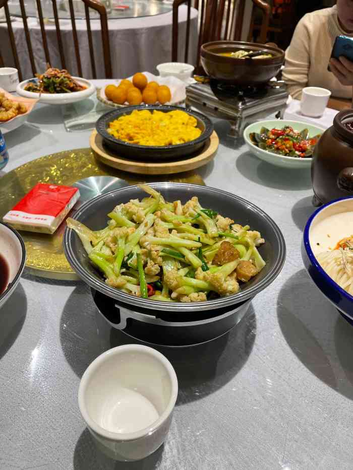 皖香小菜园(绿宝店)-"在家里研究了几道物理题,正想再做几道数学.