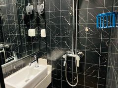 -魔方公寓(碧云国际店)