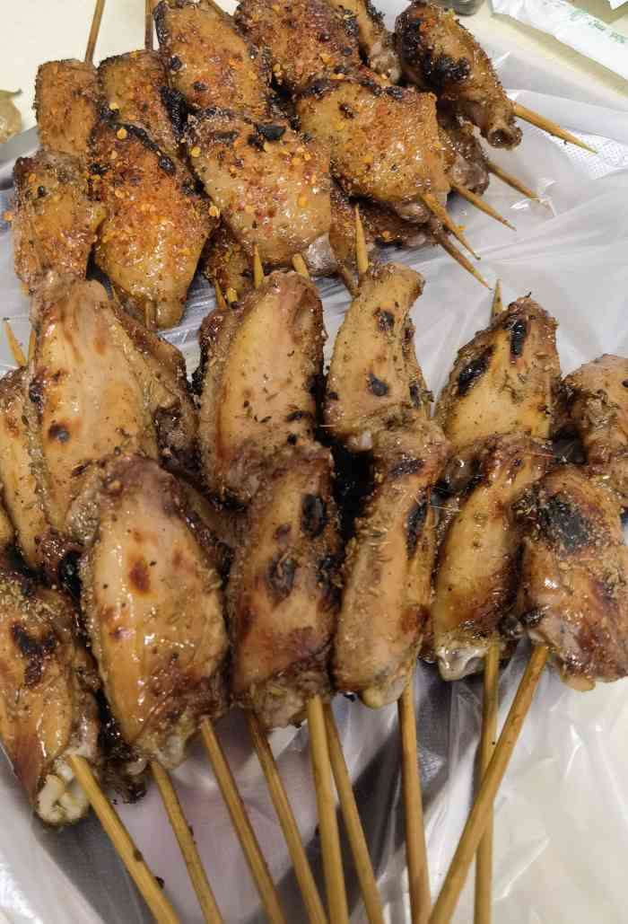 五哥鸡翅(南板桥店"去年上北京玩儿,朋友带去吃额,是提前订了.