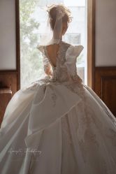 -艾米丽婚纱礼服