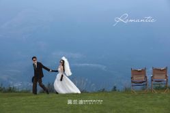 -莫兰迪婚纱摄影