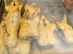 -狗撵鸭(泰山公寓店)