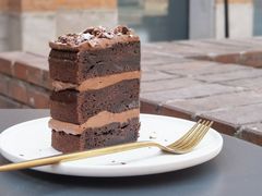 三层巧克力蛋糕-大酉·M Coffee(北京美术馆店)