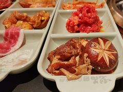 -梨花甄选自助烤肉(小寨原力场店)