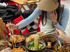 -有红鸡毛店·砂锅菜(抚琴夜市店)