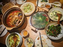 -吃饭皇帝大土家民族菜(荟聚店)