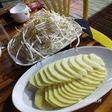 问我闻见没？我说我闻见了，就和老板说老板这有股味道
