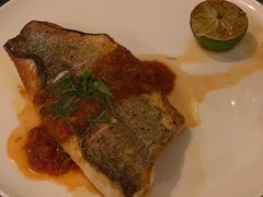 香煎海鲈鱼配时蔬-WOLFGANG PUCK KITCHEN & BAR(迪士尼小镇店)