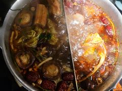 -湊湊火锅·茶憩(新中关购物中心店)