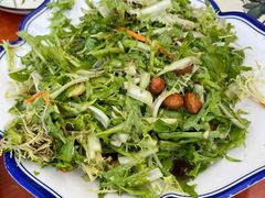 苦苣皮蛋花生米-锅贴王海鲜小馆