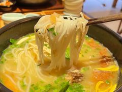 -银米·云南传统过桥米线(双廊黑金冠店)