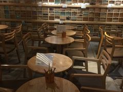 大堂-猫的天空之城概念书店(苏州诚品店)