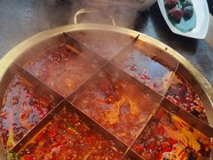 -小天鹅火锅·一线江景洪鼎旗舰店(洪崖洞店)