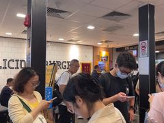-麦当劳(上海虹桥站30B检票口楼上)