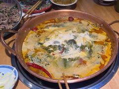 -洱火云南酸菜牛肉火锅(石景山当代商城店)