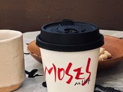 -Moses写字咖啡