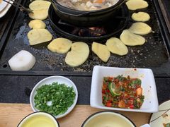-有一锅·野生菌黑山羊腊排骨火锅(古城北门店)